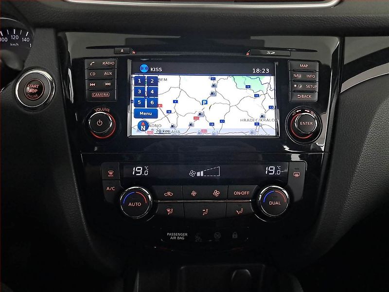 Nissan Qashqai (2017) 1.2 DIG-T, Kůže, Navi - fotka 13 z 22