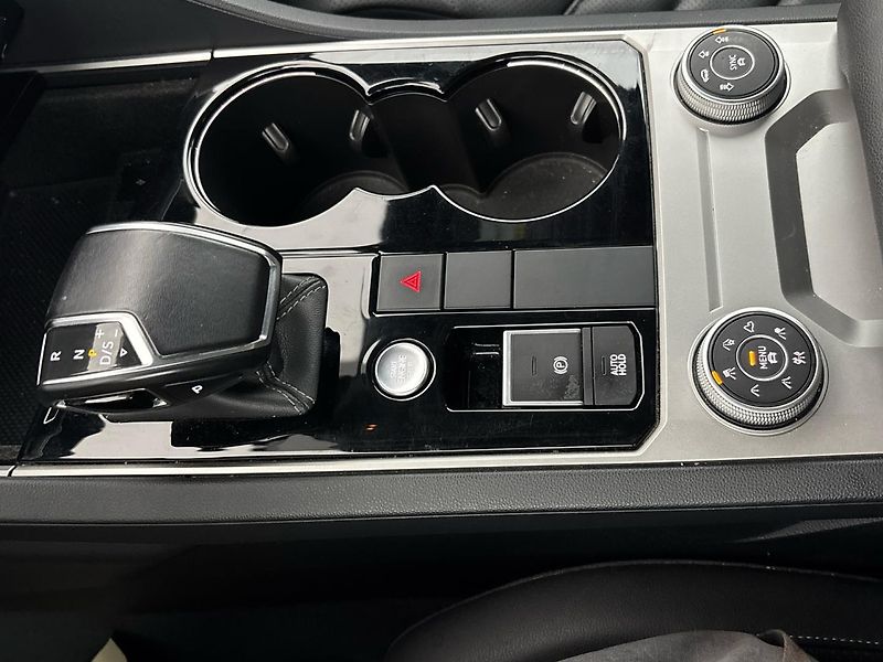 Volkswagen Touareg R-Line - fotka 20 z 30