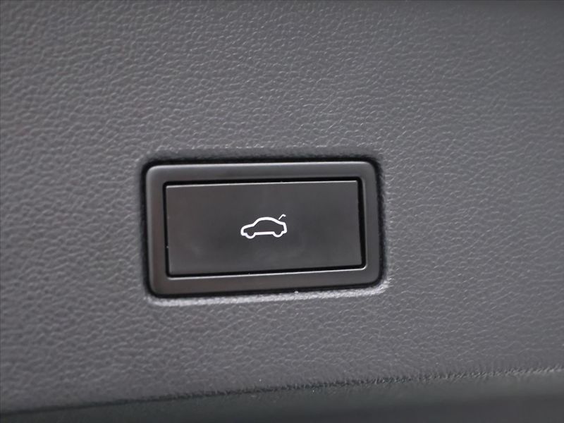 Volkswagen T-Roc 1,0 TSI Virtual LED Webasto - fotka 10 z 29