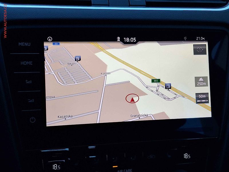 Škoda Octavia (2018) 1.4 TSi, Style, navi, +kola - fotka 15 z 19