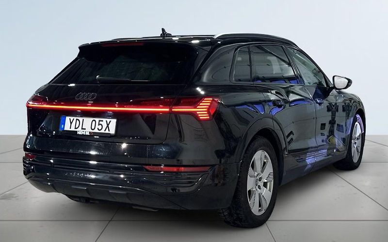 Audi Q8 e-tron 55 Q 360k Pano Tažné BLIS - fotka 5 z 22