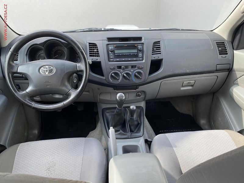 Toyota Hilux (2012) 2.5 D 4x4 DoubleCab, ČR, TZ - fotka 8 z 15