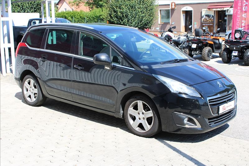 Peugeot 5008 2,0 HDI 120kW 7 míst - fotka 2 z 4