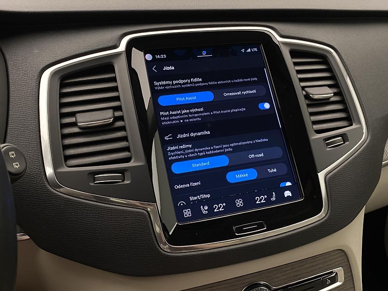 Volvo XC90 B5 AWD CORE AUT CZ 7M - fotka 49 z 63