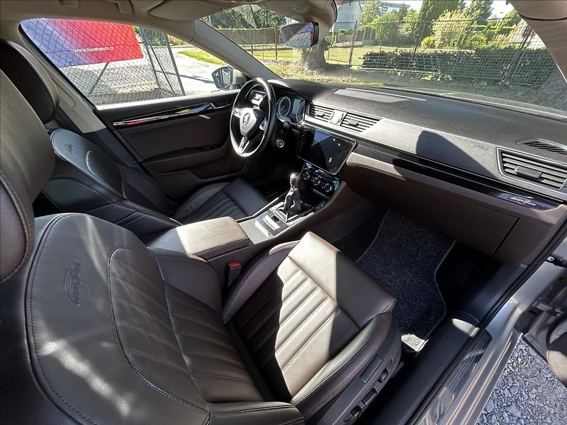 Škoda Superb 2,0 TDi 4x4  L&K DPH WEBASTO - fotka 32 z 50