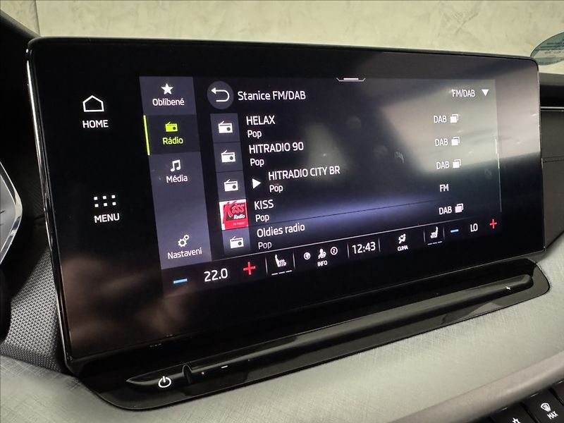 Škoda Octavia 2,0 TDi  DSG Tour Virtual LED - fotka 35 z 44