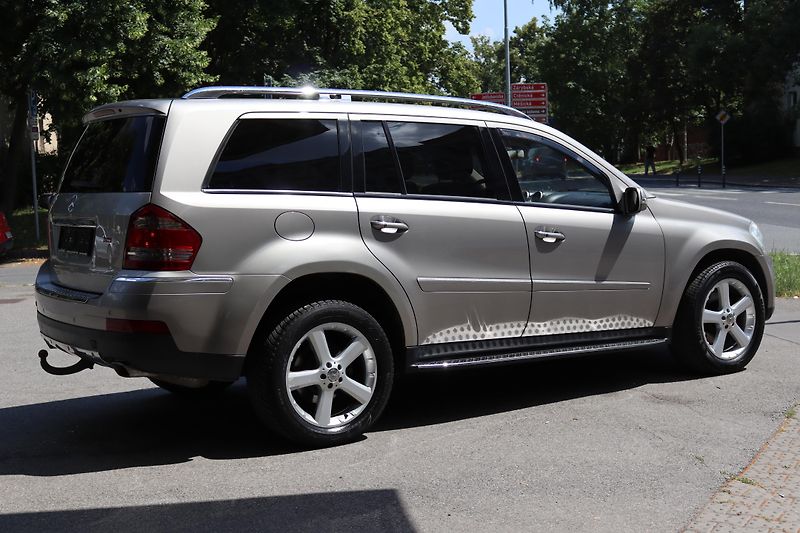 Mercedes-Benz GL 420CDI 4MATIC 225kW - fotka 10 z 48