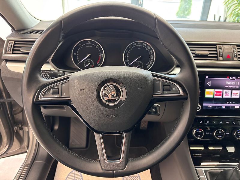 Škoda Superb 2.0 TDI STYLE - fotka 14 z 28