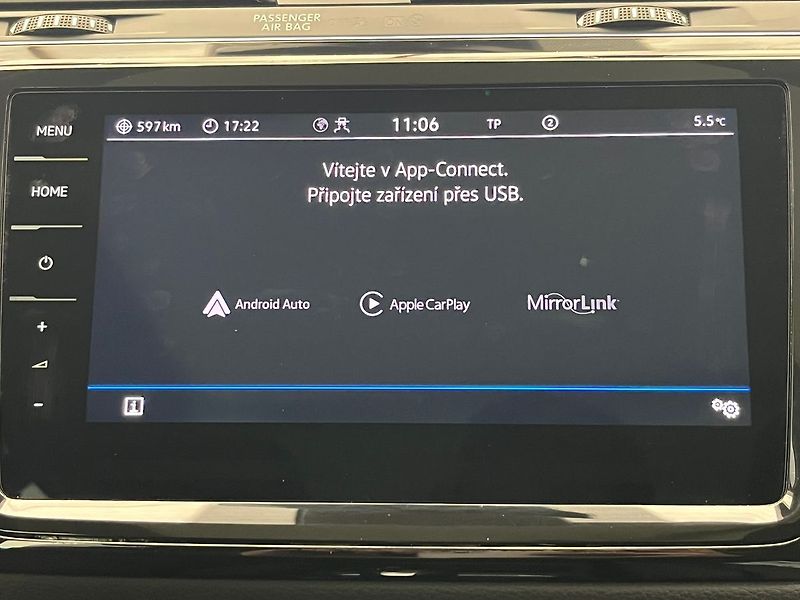 Volkswagen Touran Highline 1.5TSI 110kW DSG 7mís - fotka 16 z 96