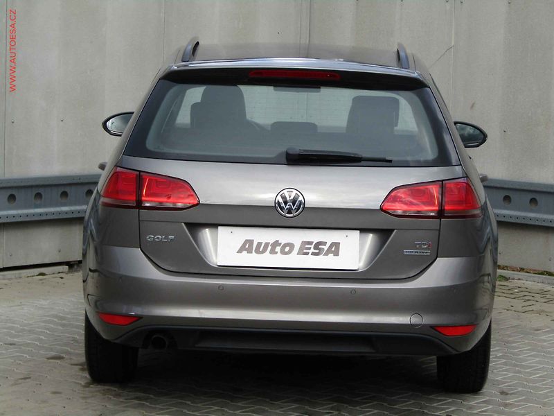 Volkswagen Golf (2014) 1.6TDi, Comfortline, zmk. - fotka 5 z 18