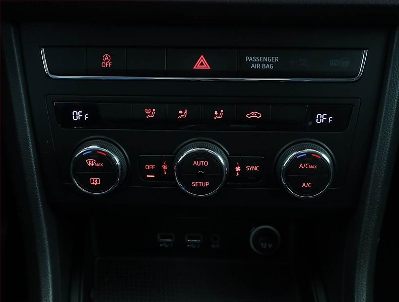 Seat Ateca (2019) 1.6 TDI, Automat, Navi - fotka 13 z 19