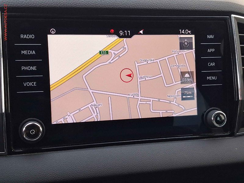 Škoda Karoq (2019) 1.5 TSi, Business, DSG, TZ - fotka 18 z 19