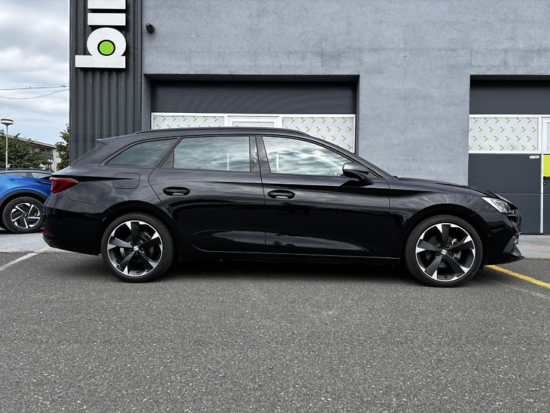 Seat Leon (2023) Sportstourer FR 1.5 TSI  - fotka 2 z 16