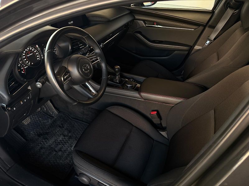 Mazda 3 2.0 G122/Plus/Style - fotka 17 z 29