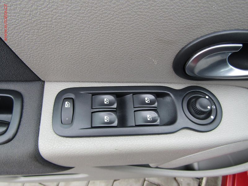 Renault Modus (2005) 1.6i, AC - fotka 12 z 18