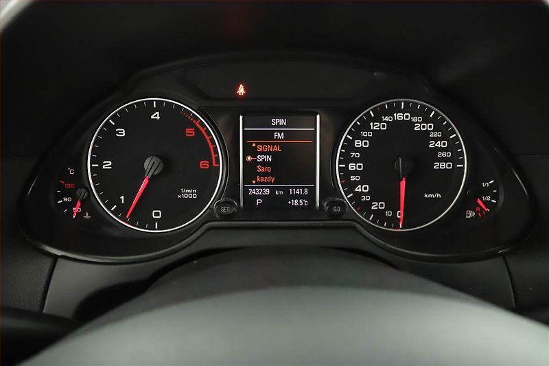 Audi Q5 (2012) 3.0 TDI, 4X4, Automat, ČR - fotka 10 z 17