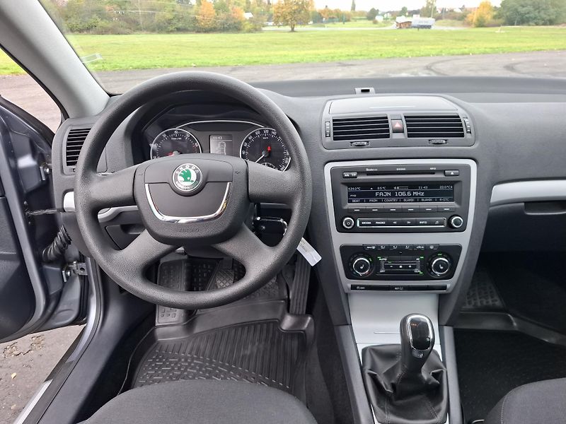 Škoda Octavia (2013) II kombi STYLE 1.4TSi tažné - fotka 10 z 18