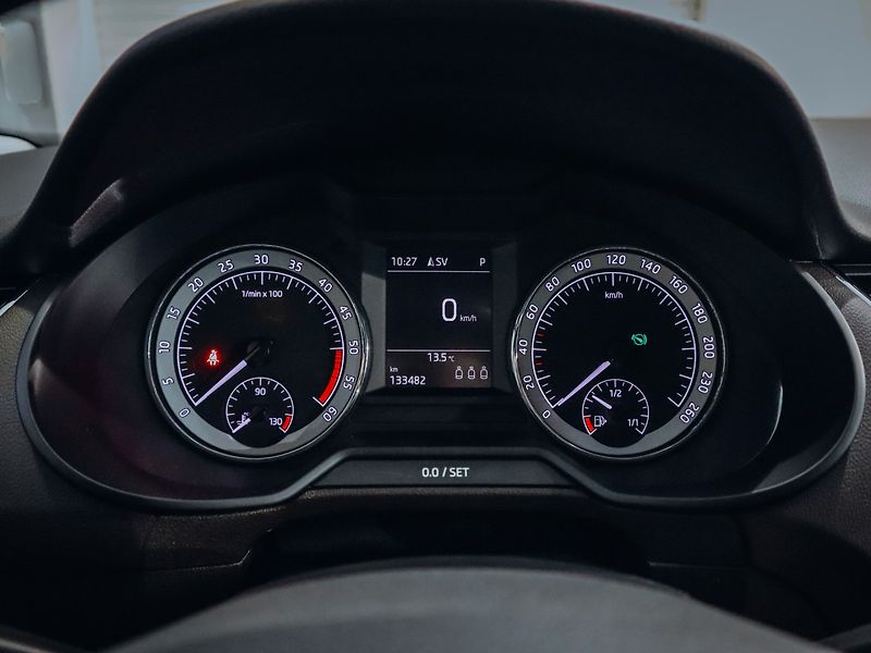Škoda Octavia Scout 4x4 2,0 TDI - fotka 8 z 28