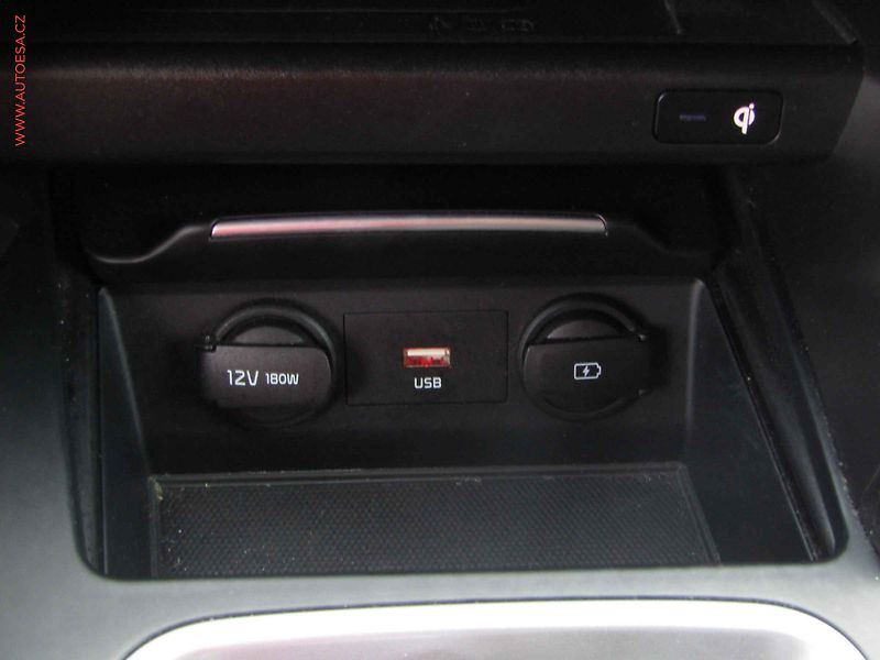 Kia Ceed (2020) 1.4 T-GDi, 2.maj,ČR, AT - fotka 14 z 20