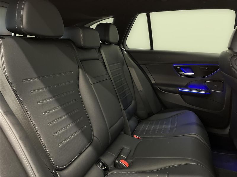 Mercedes-Benz Třídy C 220d 4MATIC kombi AMG Line - fotka 19 z 22
