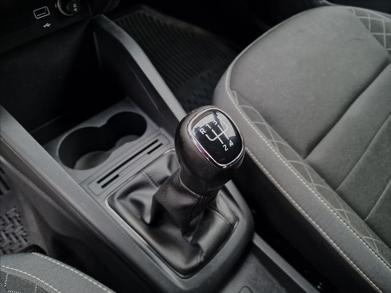 Škoda Fabia 1.0TSI Tour, původ ČR, 1.Maj. - fotka 33 z 49
