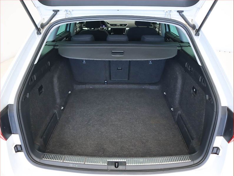 Škoda Superb (2020) 2.0 TDI - fotka 14 z 23