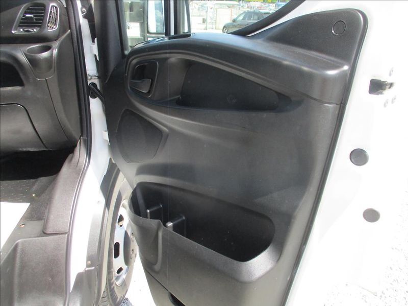 Iveco Daily 2,3 D 35C13, 6míst,klima,DPH, - fotka 10 z 30