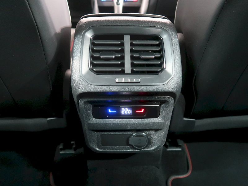 Volkswagen Tiguan (2022) EDICE URBAN 2.0TDI 110KW 4x4 D - fotka 34 z 35