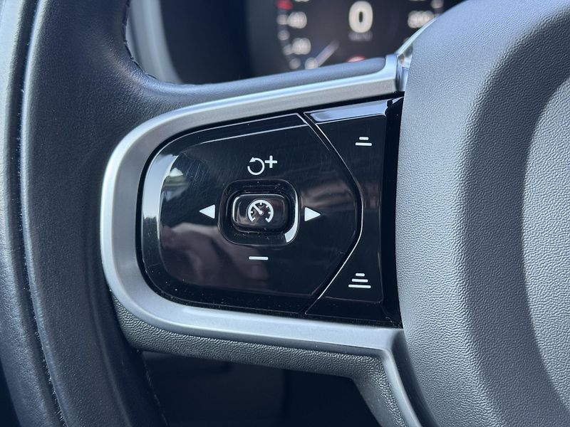 Volvo XC90 (2022) 2.0 B5 AWD Inscription, 1. Maj - fotka 28 z 51