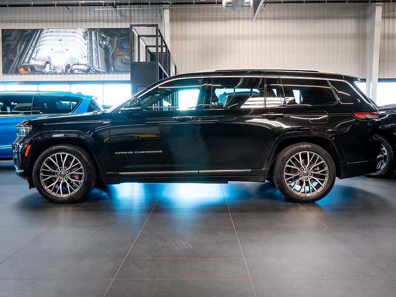 Jeep Grand Cherokee (2023) 5.7 Summit Reserve L V8 HeadUp - fotka 2 z 48