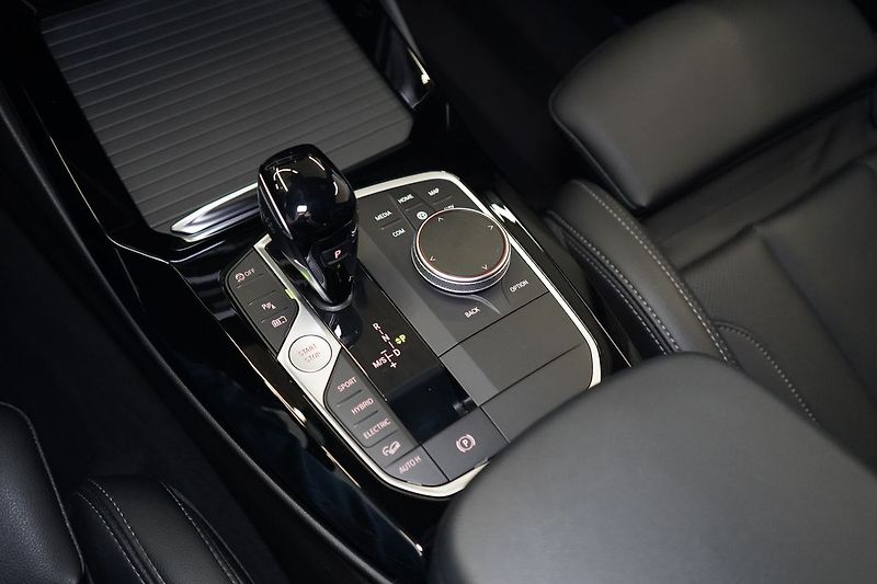 BMW X3 30e xDrive, M Sport, Head-up - fotka 35 z 42