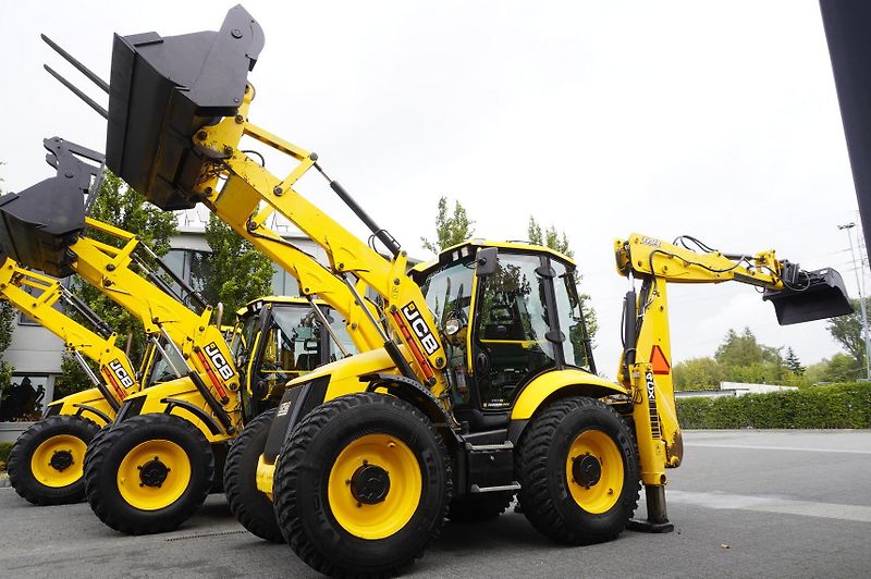 JCB (2022) 4CX PRO / 3400 MTH! / 2022 - fotka 7 z 20