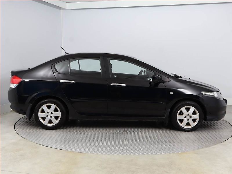 Honda City (2010) 1.4 i-VTEC, Serv.kniha, po STK - fotka 6 z 13