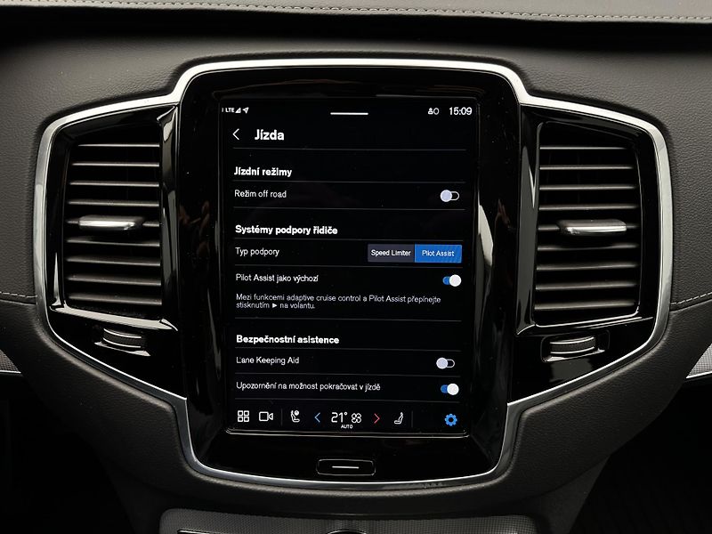 Volvo XC90 B5 AWD PLUS BRIGHT AUT CZ - fotka 43 z 53