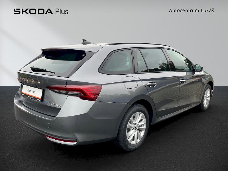 Škoda Octavia (2025) COMBI TOP SELECTION 1,5 TSI M- - fotka 2 z 34