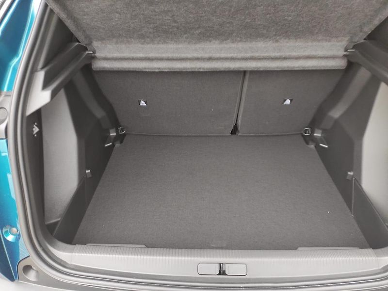 Peugeot 2008 (2026) ALLURE 1.2 100k MAN6  - fotka 6 z 28