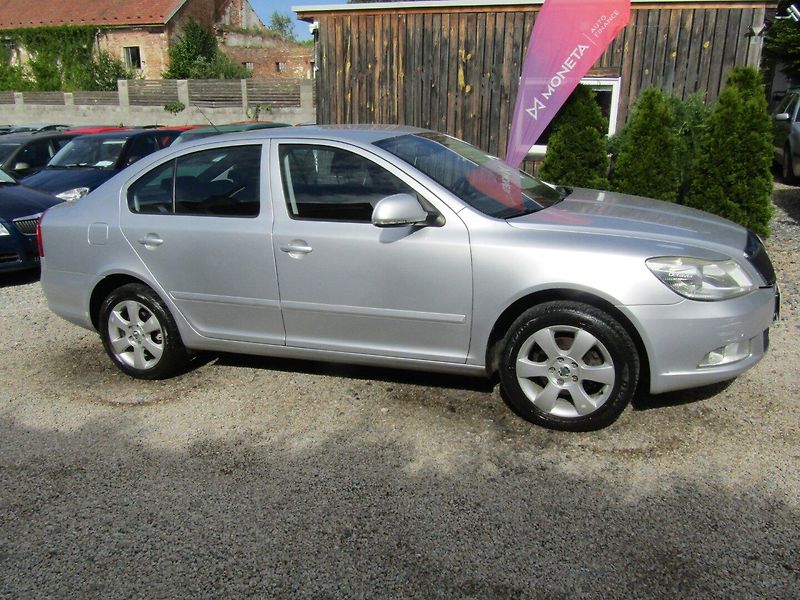 Škoda Octavia (2009) 1.9 TDI 77kW BXE BEZ DPF - fotka 8 z 36