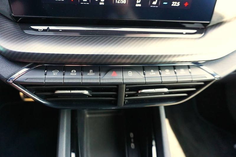 Škoda Octavia (2023) CHALLENGE 2.0 TSI 180 kW - fotka 36 z 50