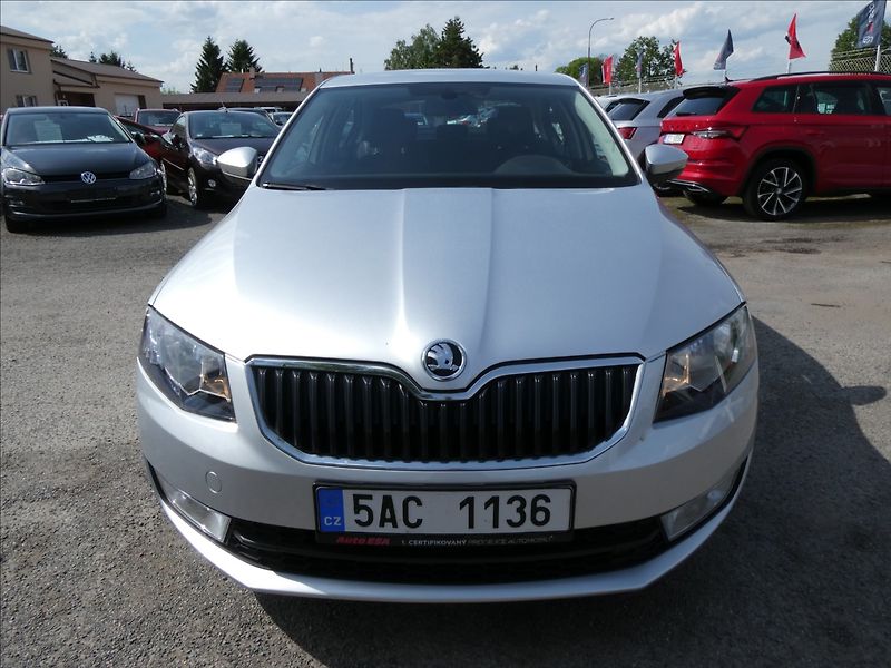 Škoda Octavia 1,6 TDI 81kW Style auto klima - fotka 2 z 35