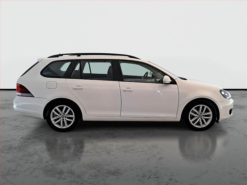 Volkswagen Golf (2010) 1.6 TDI, 4X4, Tempomat - fotka 6 z 16
