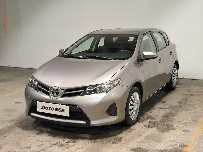 Toyota Auris (2015) 1.3 VVT-i, Cool, +kola - fotka 3 z 17