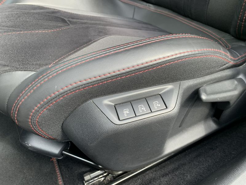 Peugeot 308 GTi 1.6 TURBO 270k MAN6 - fotka 25 z 31