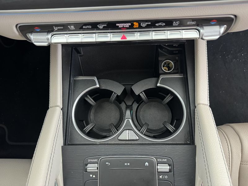 Mercedes-Benz GLE (2022) 300d 4 MATIC AMG  - fotka 28 z 39