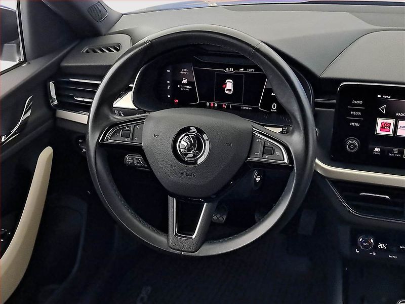 Škoda Scala (2019) 1.0 TSI, Tempomat - fotka 16 z 20