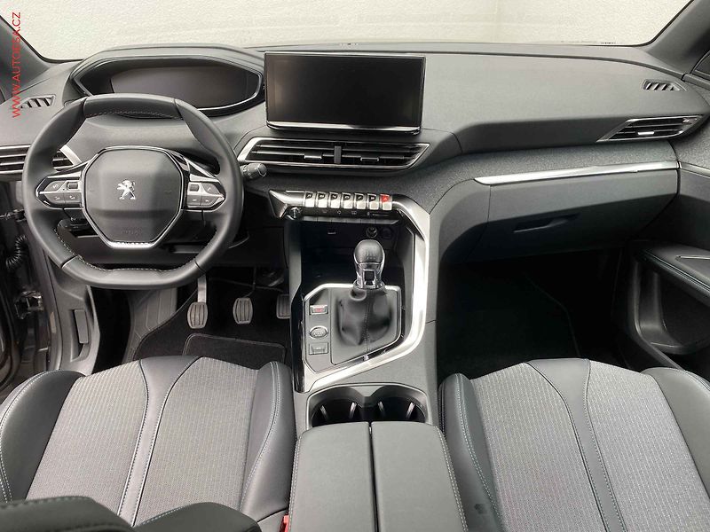 Peugeot 3008 (2023) 1.2 PT, Allure, LED, navi - fotka 8 z 17