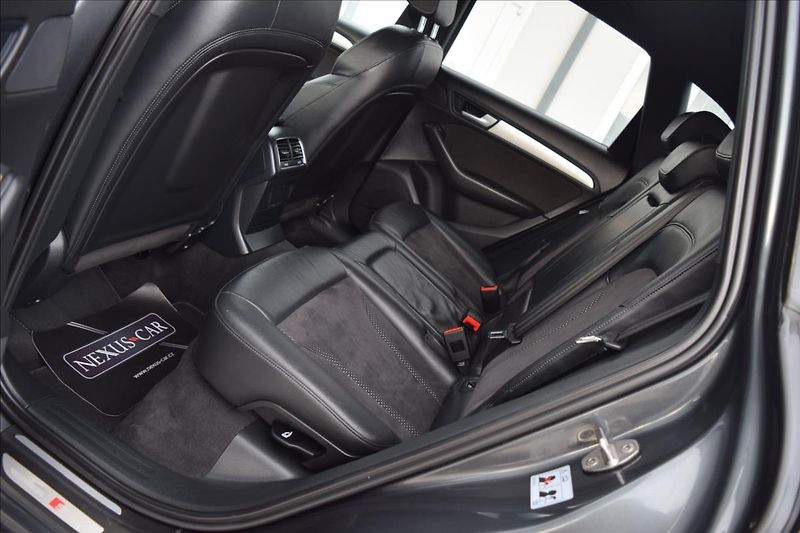 Audi Q5 3,0 V6 180KW S-LINE AUTOMAT - fotka 18 z 57