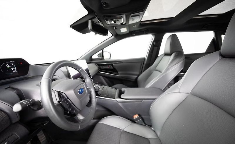 Subaru Solterra AWD 360 kamera Panorama HK - fotka 15 z 26