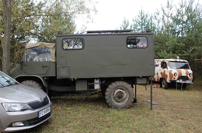 Setkání s názvem Kozinec, které se uskutečňuje dvakrát do roka, vždy na jaře a na podzim, je pro vyznavače vojenské historické techniky plné zážitků.