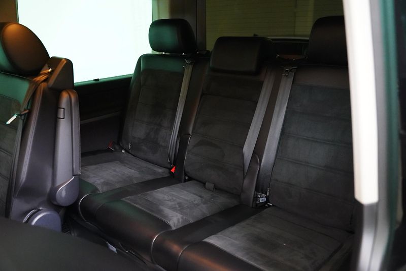 Volkswagen Multivan - fotka 24 z 26