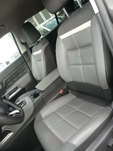 Citroën C5 Aircross (2021) 1,6 PureTech 180 SHINE - fotka 8 z 22